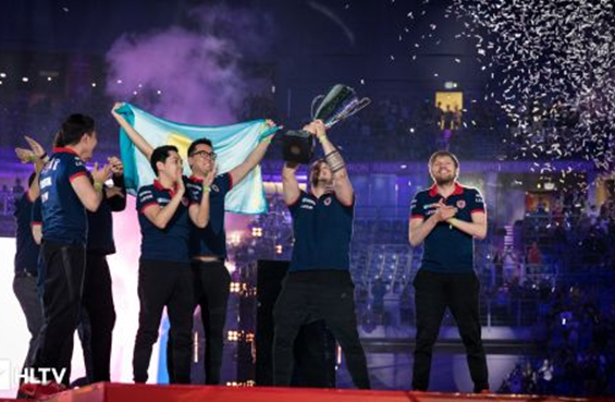 赖教练组内 赖教练组内